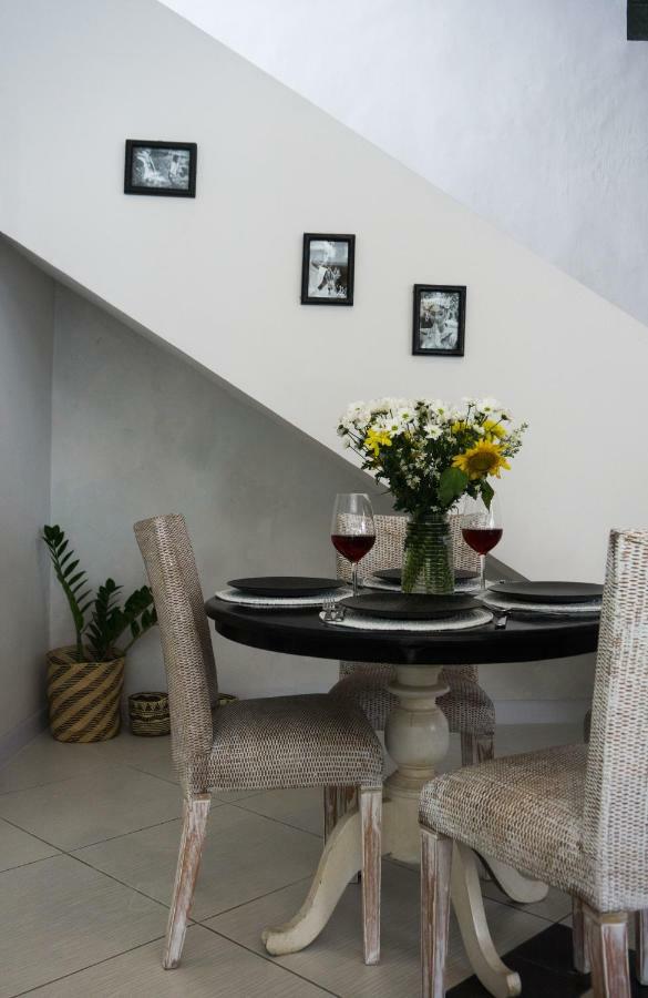 White Bali Villa *